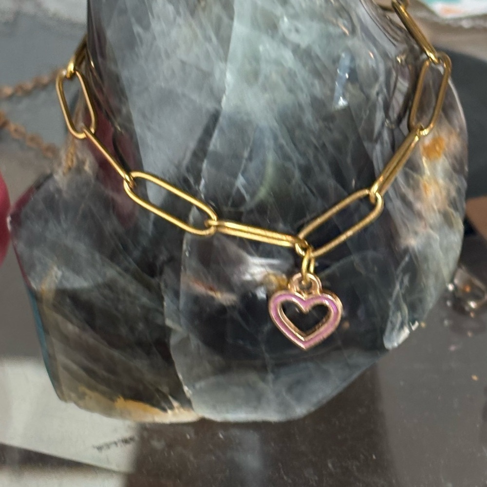 Handmade Kendra Scott Style Elegant Gold and Purple Heart Charm Bracelet! - Picture 8 of 8